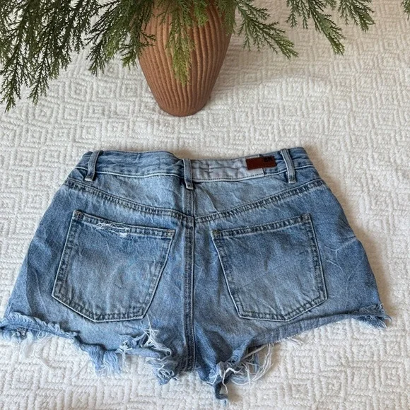 Blue Revival Stylish Distressed Blue Jean Shorts Size 24 - Picture 7 of 9